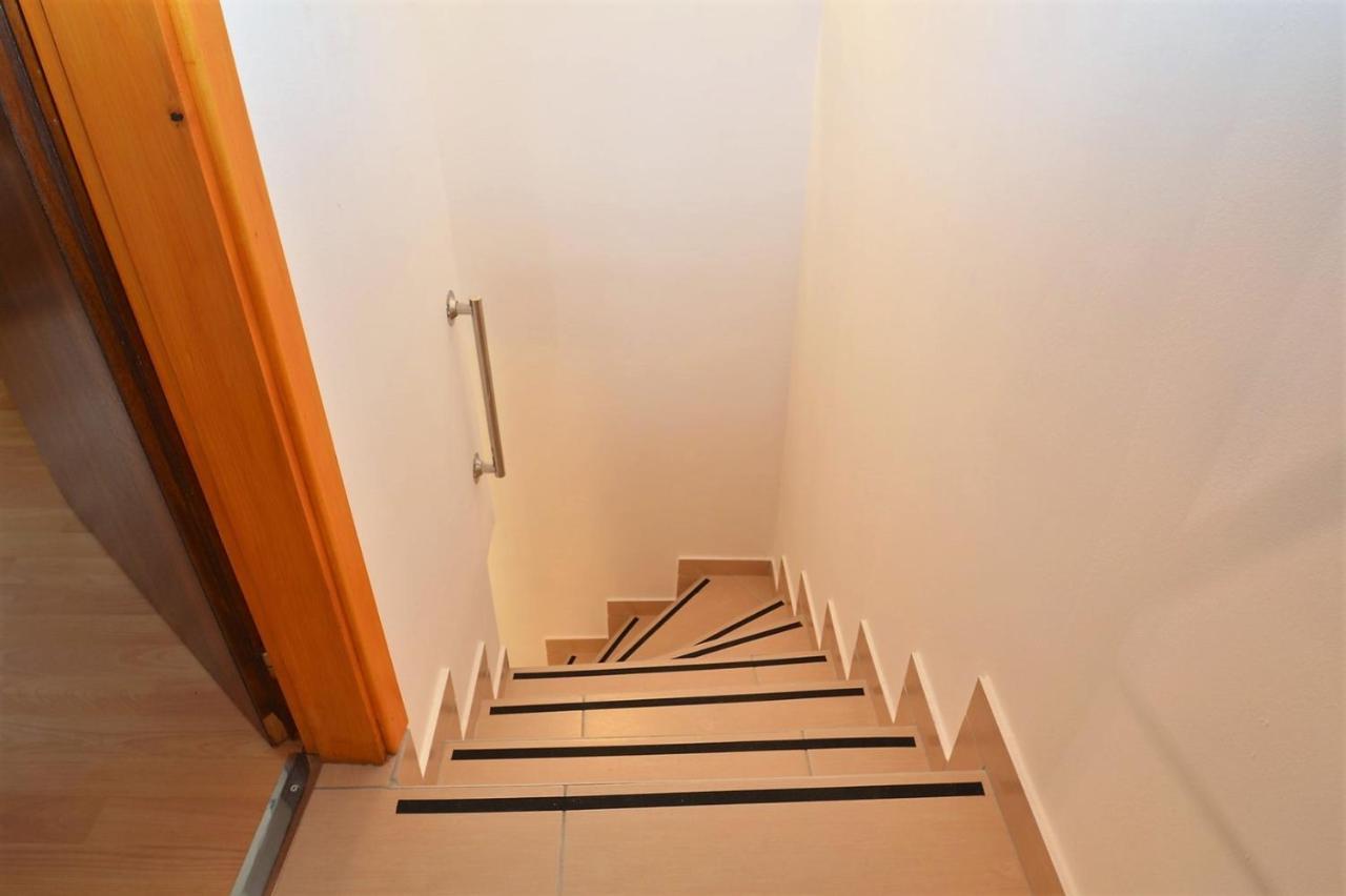 Apartment Hrasta Vrana  Экстерьер фото