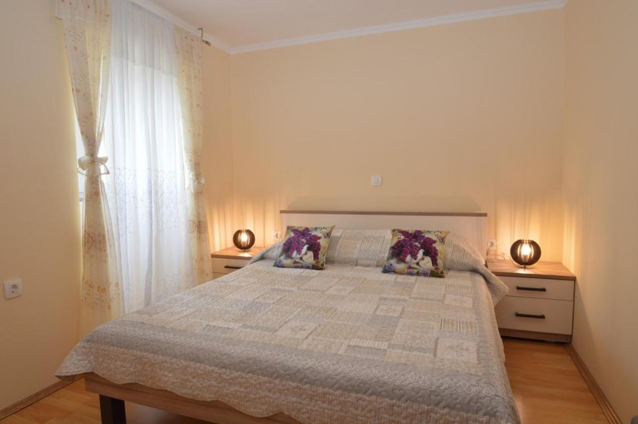 Apartment Hrasta Vrana  Экстерьер фото